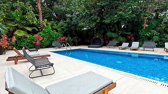 Luxurious Tropical Haven New Luxury Apt.