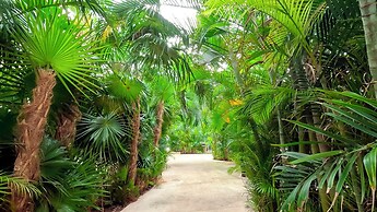 Luxurious Tropical Haven New Luxury Apt.
