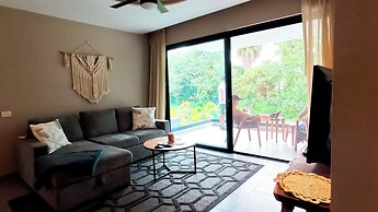 Luxurious Tropical Haven New Luxury Apt.