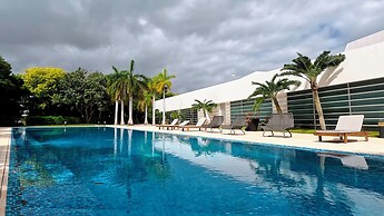 Luxurious Tropical Haven New Luxury Apt.