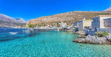 Mani Summer Escape - Spacious Home Fully Equipped