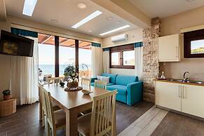 Seaside Summer Bliss - Aurora Luxury Pool Paradise