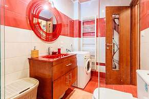 Athens Strawberry Hideaway - City Chic Retreat