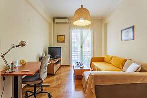Athens Strawberry Hideaway - City Chic Retreat