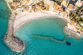 Avia Seaview Getaway - Konstantina s Hidden Haven