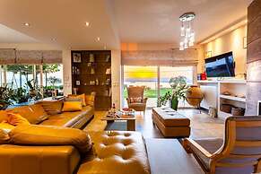 Sunset Paradise - Verga s Ultimate Seaview Getaway