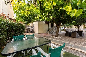Stoupa Oasis - Spitiko Garden Getaway