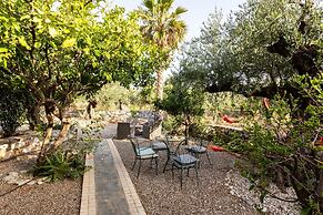 Stoupa Oasis - Spitiko Garden Getaway