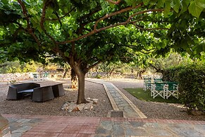 Stoupa Oasis - Spitiko Garden Getaway