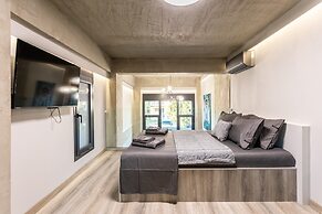 Ventiri Lofts - Luxury Duplex w Private Garden