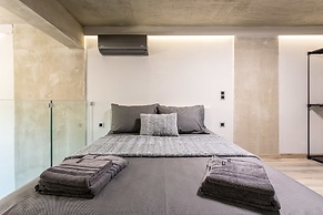 Ventiri Lofts - Luxury Duplex w Private Garden