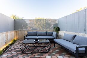 Ventiri Lofts - Luxury Duplex w Private Garden