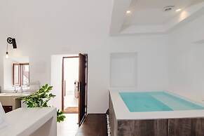 Santorini Luxury Suite w Rooftop Hottub Seaview