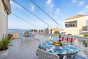 Vibrant Spetses - Mata Colorful Nest