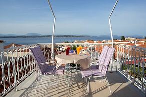 Vibrant Spetses - Mata Colorful Nest