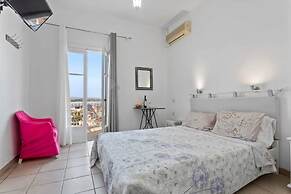 Vibrant Spetses - Mata Colorful Nest