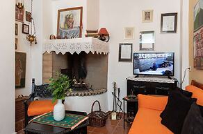 Cretan Magnolia Gem - Smari Cozy Getaway