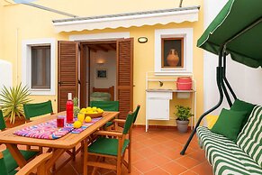 Cretan Magnolia Gem - Smari Cozy Getaway