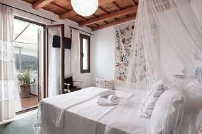 Cretan Magnolia Gem - Smari Cozy Getaway