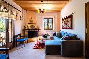 Stemnitsa Stone Residence - Comfy Mountain Getaway