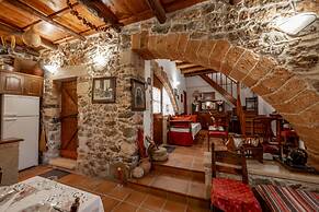 Agapi s Charming Retreat - Rustic Escape By Chania
