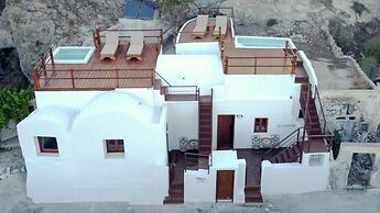 Santorini Rooftop Hot Tub Suite w Panoramic Views