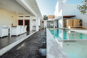 Casa Romira