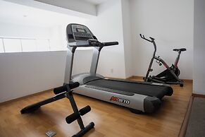 New Loft with Valet Parking & Amenities