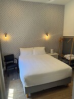 Native Rose Hotel