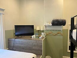 Native Rose Hotel
