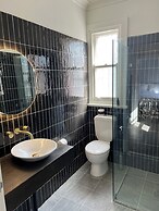 Native Rose Hotel