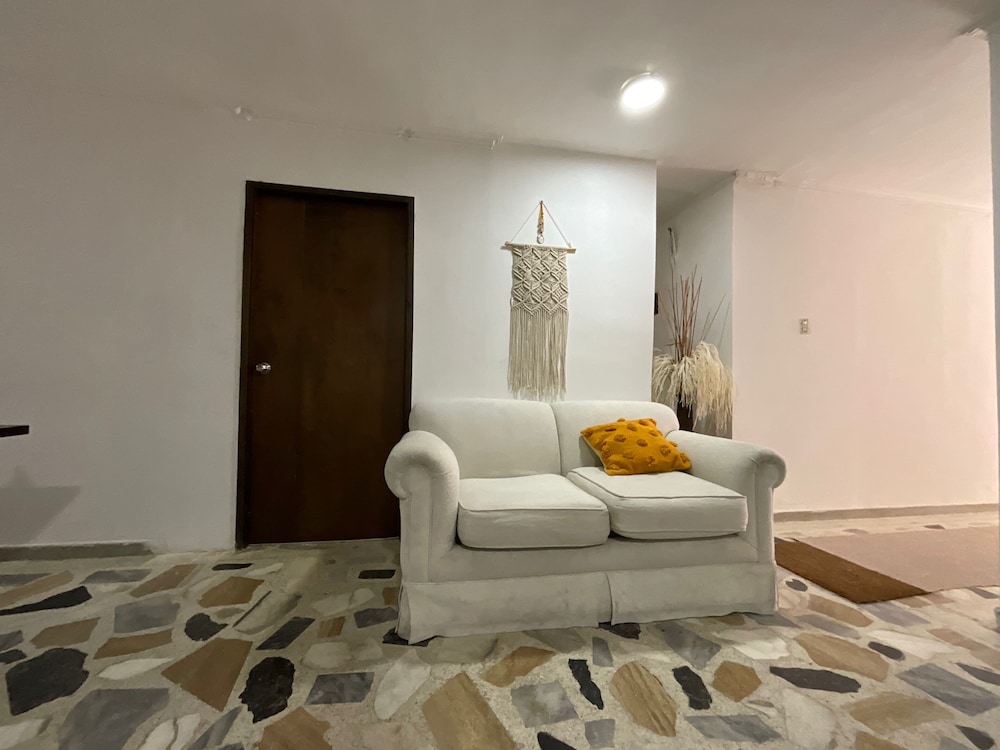 GL Hostal