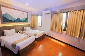 Front One HK Resort Semarang