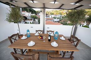 Flisvos Beachfront Apartments