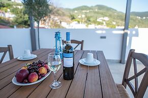 Flisvos Beachfront Apartments