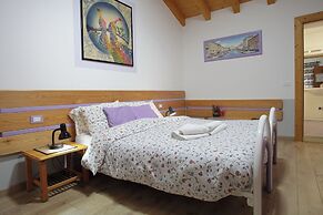 Room-romantic Eco-lodge in the Heart of