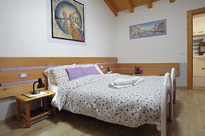 Room-romantic Eco-lodge in the Heart of