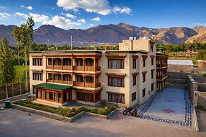 Hotel Ladakh Heights