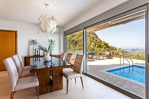 Aigli Luxury Villa - Panoramic Seaview Retreat