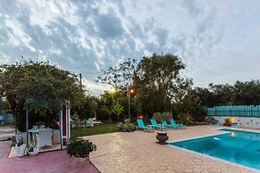 Beachfront Luxury Villa-private Pool Garden Heaven