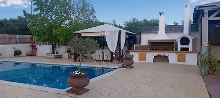 Beachfront Luxury Villa-private Pool Garden Heaven