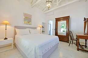 A Sea-licious Vacation - Chic Style in Hydra