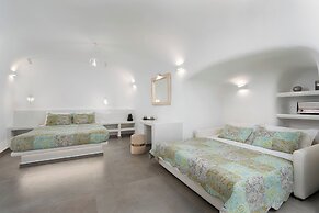 Yiota Collection  4 Suites & 4 Prive Jacuzzi
