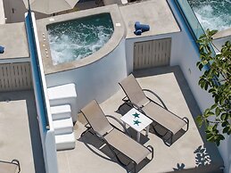 Yiota Collection  4 Suites & 4 Prive Jacuzzi