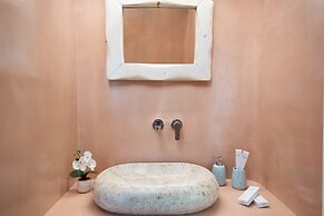 Yiota Collection  4 Suites & 4 Prive Jacuzzi