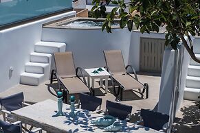 Yiota Collection  4 Suites & 4 Prive Jacuzzi