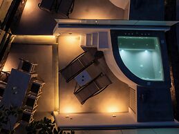 Yiota Collection  4 Suites & 4 Prive Jacuzzi