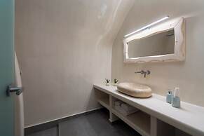 Yiota Collection  4 Suites & 4 Prive Jacuzzi