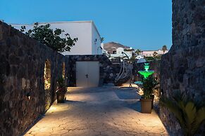 Yiota Collection  4 Suites & 4 Prive Jacuzzi