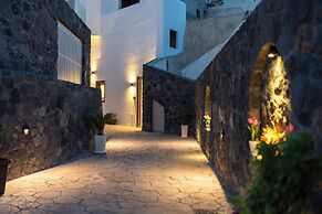 Yiota Collection  4 Suites & 4 Prive Jacuzzi